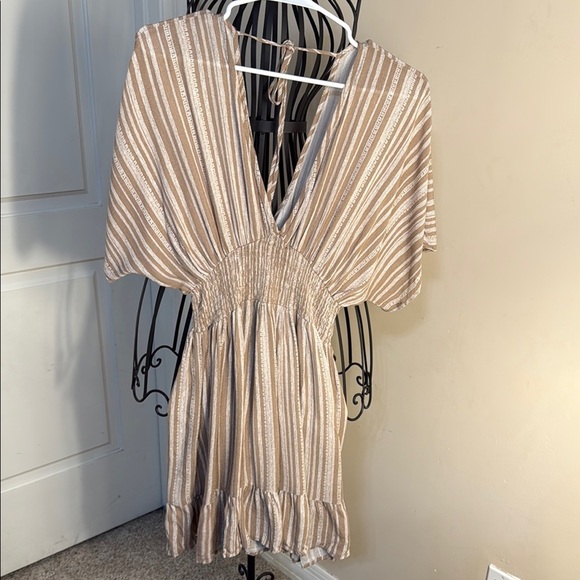 Forever 21 Beige and Cream Batwing Dress - Picture 1 of 5